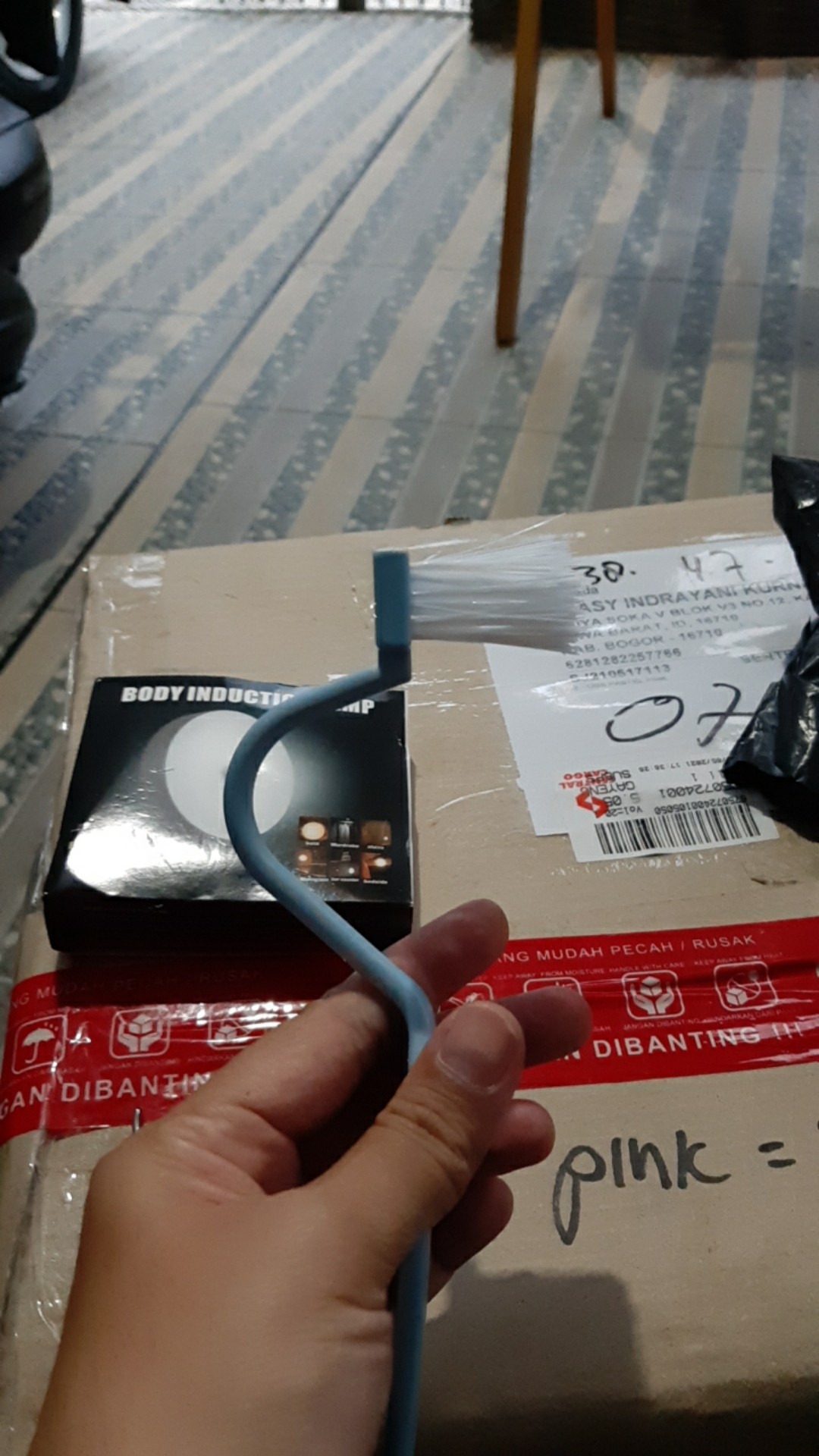 Sikat Pembersih Toilet Tipe V Untuk Kamar Mandi