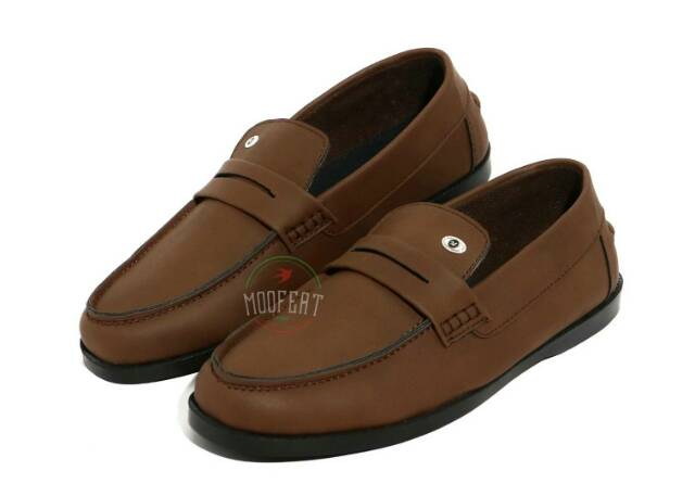 SEPATU SLIP ON KULIT MOOFEAT MOCCASIN