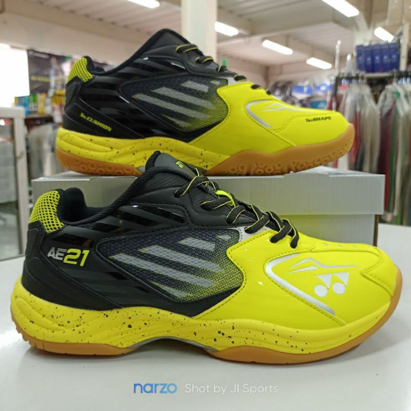 ⭐⭐⭐⭐⭐ Sepatu Terbaru 2022 Sepatu Badminton Yonex Warna kuning Unisex Original Murah Banget size 39 4