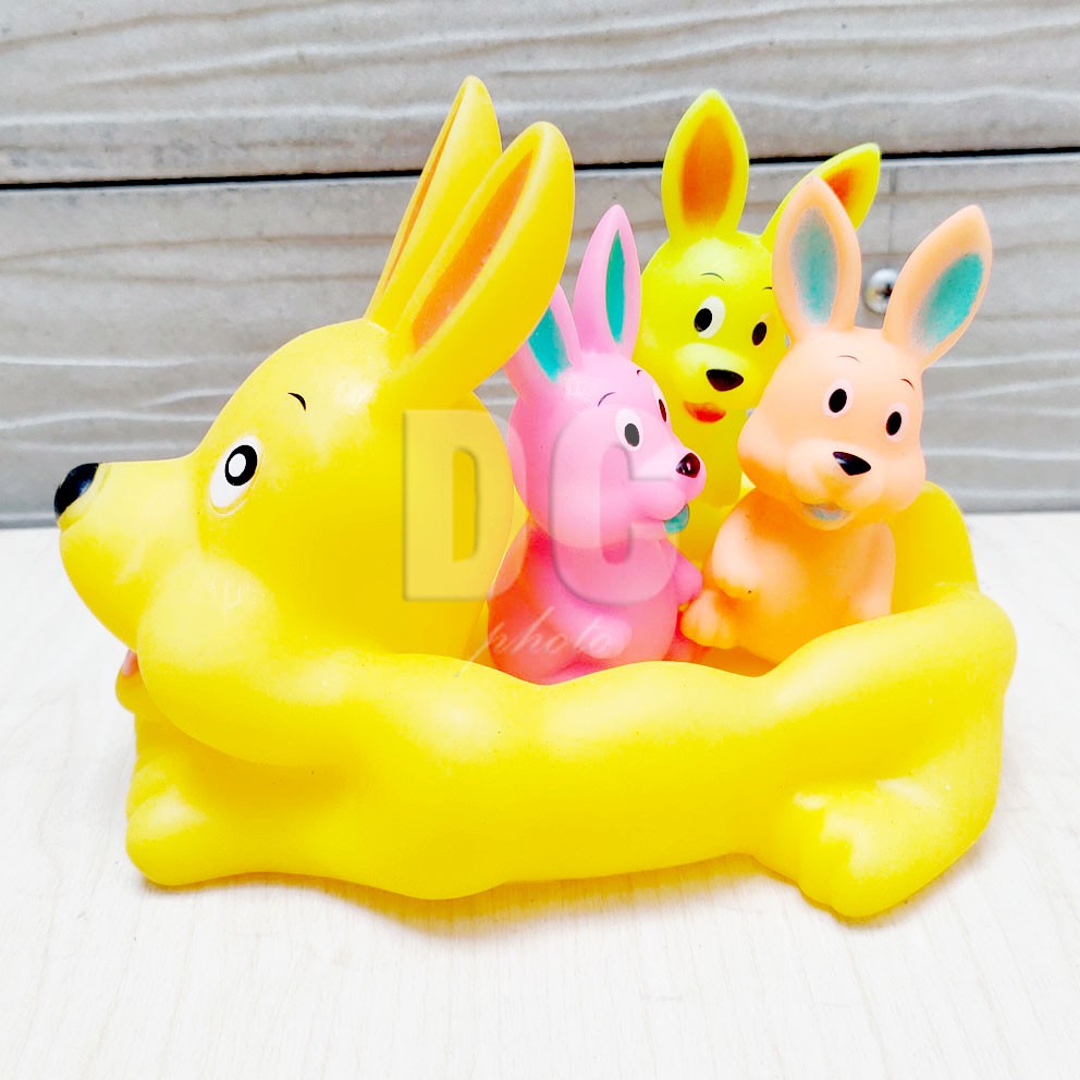 Kelinci Cit 4in1 Mainan Mandi Encit Induk Anak Bunny Karet Berdecit Isi 4