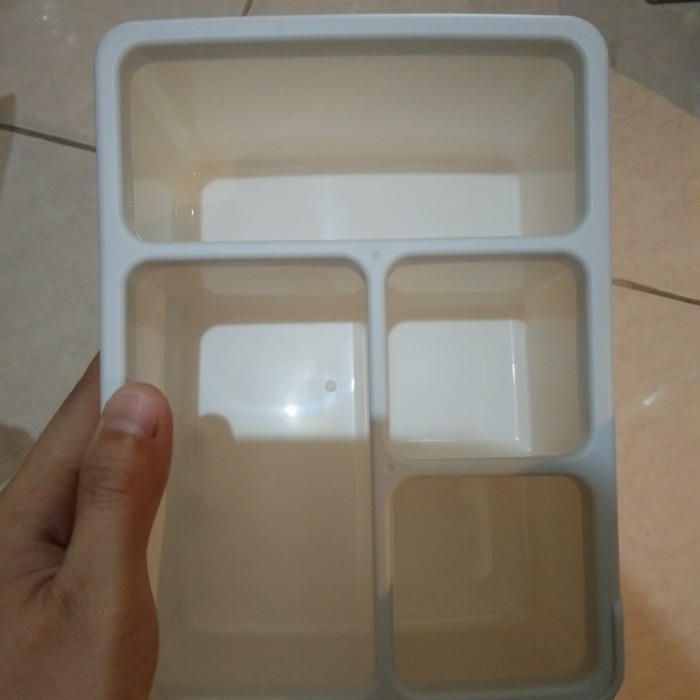 

DISKON BESAR !! Wadah memo, pena, box remote, bahan plastik, 4bagian, 13.5x18.5x7.5cm