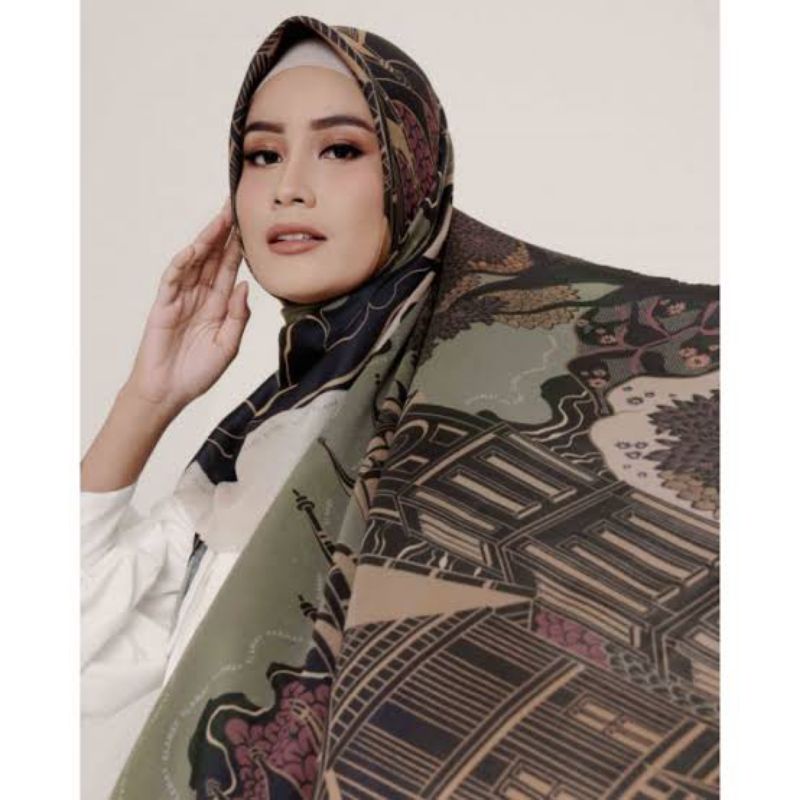 Wearing Klamby Gadang Scarf (PRELOVED)