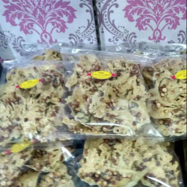 

Peyek Kacang (±200 gr)