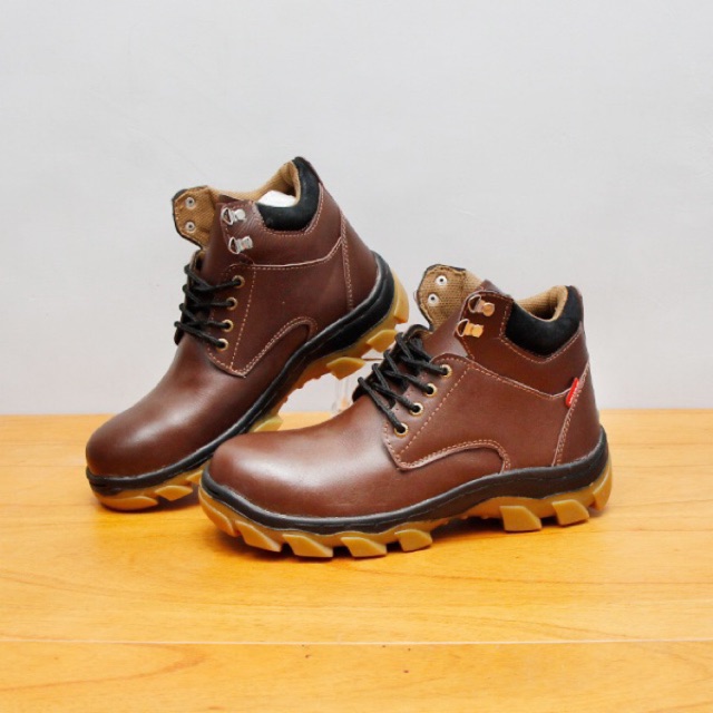 Sepatu safety boot bahan kulit sapi asli sp 2