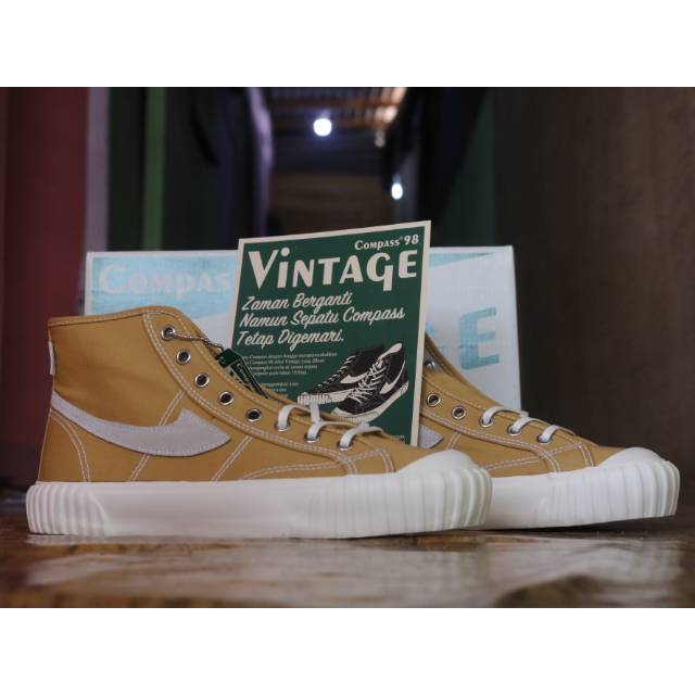 Sepatu Compass Vintage 98