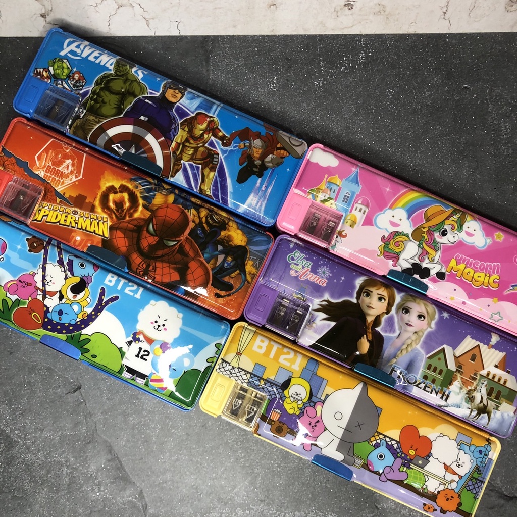 

1329 - KT-75 Tempat Pensil Frozen Captain America Hero bt21 / Kotak Pensil Magnet / tempat pensil / kotak pensil / Tepak Pensil / tempat pensil bt21 / tempat pensil anak / tempat pensil bts / kotak pensil anak / kotak pensil bt21 / kotak pensil bts