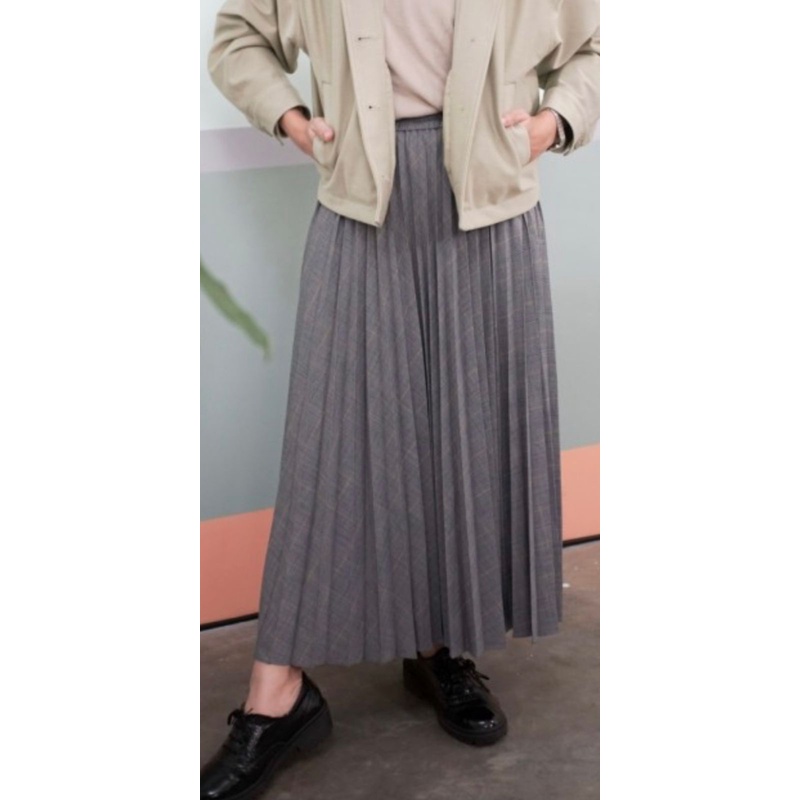 PRELOVED ROK ACCORDION PLEATS UNIQLO TARTAN