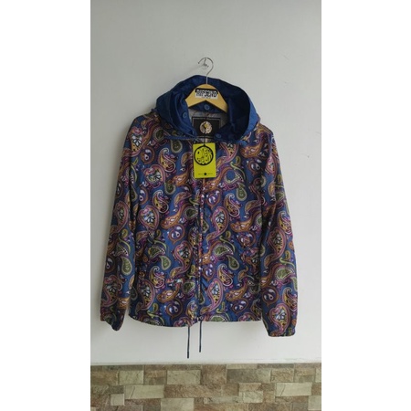 zh Pretty green paisley