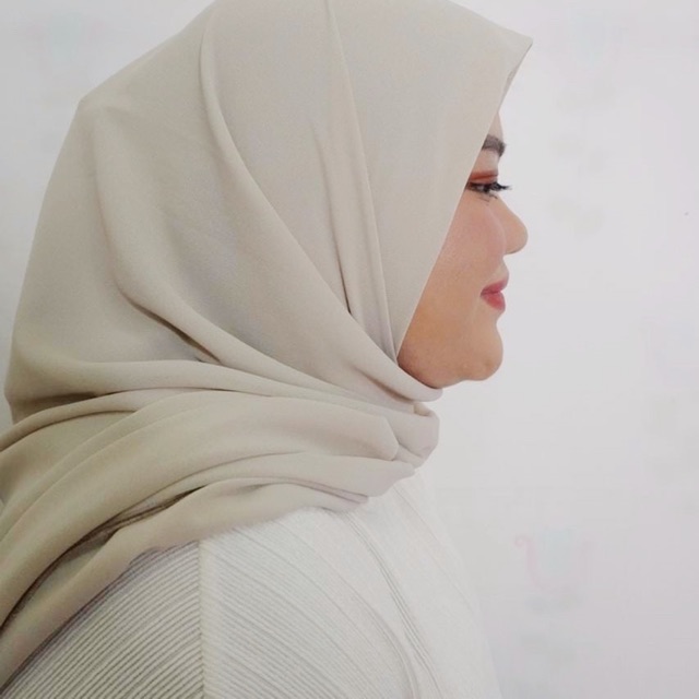 ceruti hijab in buttermilk by khansabyalmira