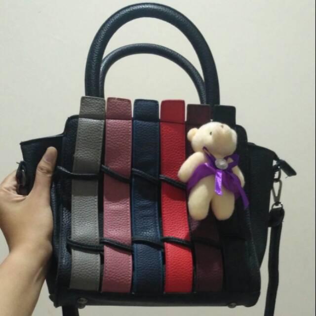 (Preloved) Tas warna warni, dominan hitam