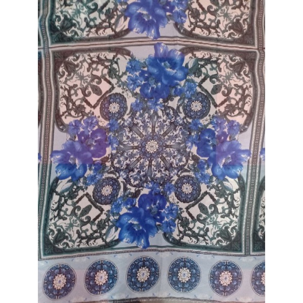 KAIN CERUTI MOTIF KOTAK BUNGA BIRU (2 m = Rp. 46.000)