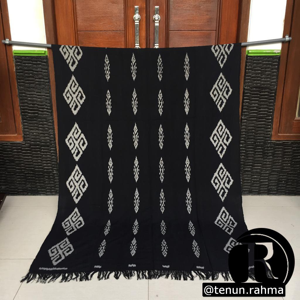 Kain Tenun Etnik Lombok Halusan