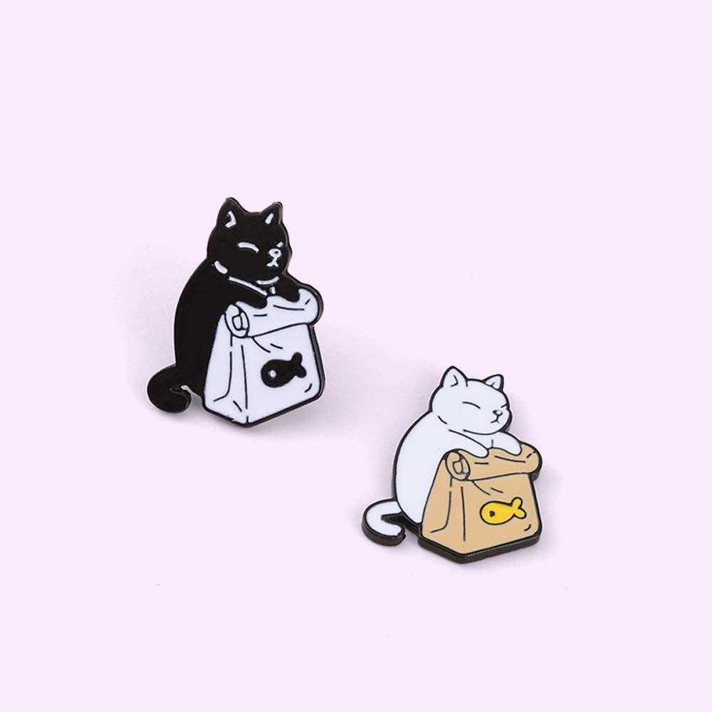 AUGUSTINA Bros Kucing Hadiah Untuk Wanita Pria Hadiah Untuk Anak Hitam Putih Kucing Kerah Bros Makan Sendiri Lencana Pin Enamel Pin