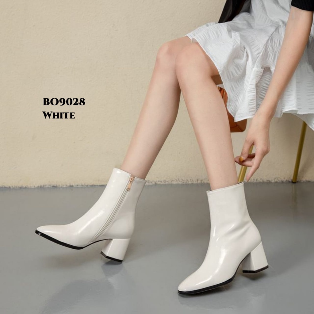 RESTOCK WYN SEPATU HEELS BOOTS WANITA KOREA BERKUALITAS BAHAN GLOSSY BO9028