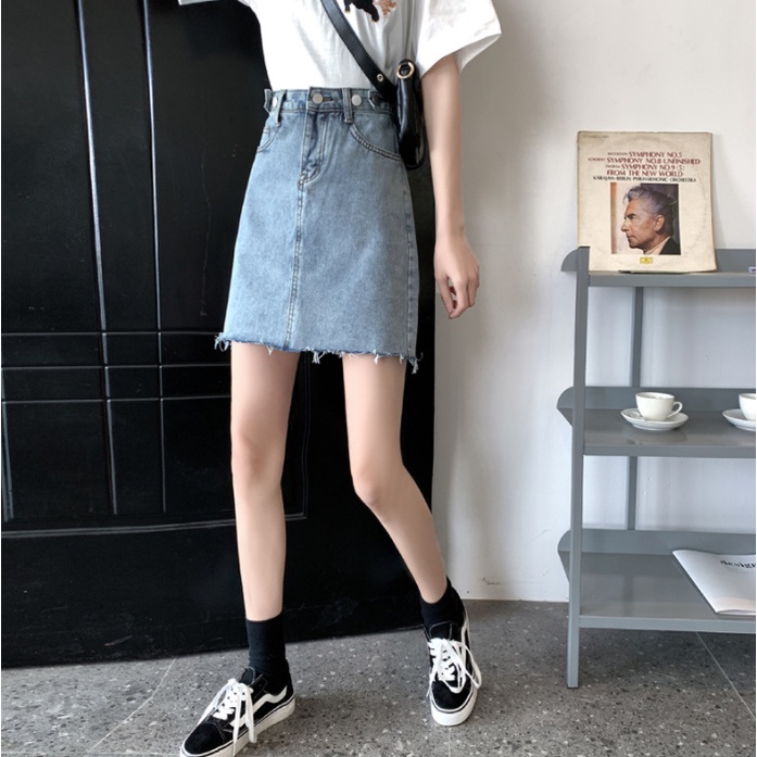 Rok denim rok berkancing rok fashion simple cocok untuk semua usia rok ramping angkat pinggul rok high waist pinggang tinggi