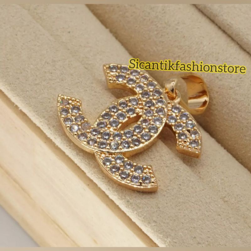 Liontin Chanell Titanium Gold Fashion wanita terlaris anti Karat liontin Chanell Gold permata mewah