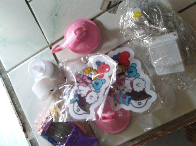 Gantungan Dinding Tempel Bts Bt21