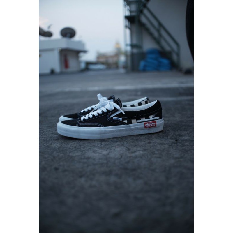 VANS SLIP-ON CUT AND PASTE BLACK WHITE
