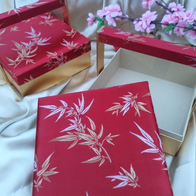 

hard box cake imlek