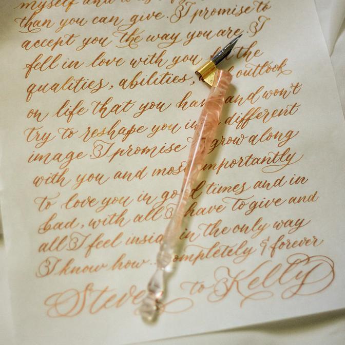 

] Oblique Holder Resin Pink | Calligraphy | Pen Holder | pena