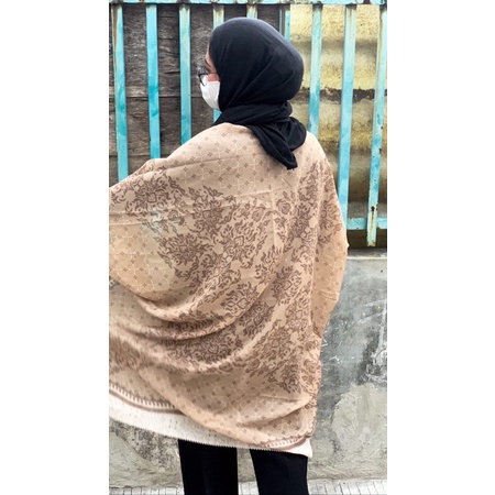 READY OUTER SCARF CARAMEL @MABELLO.ID