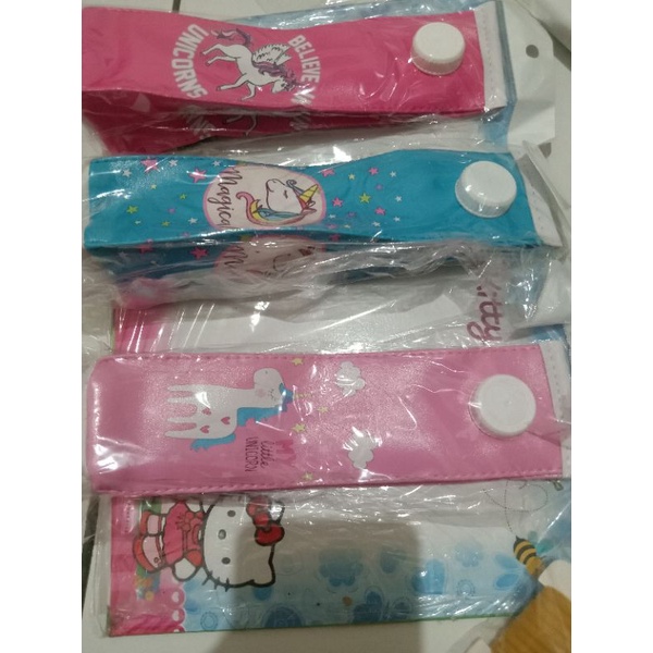 

kotakpensilkarakterunicorns