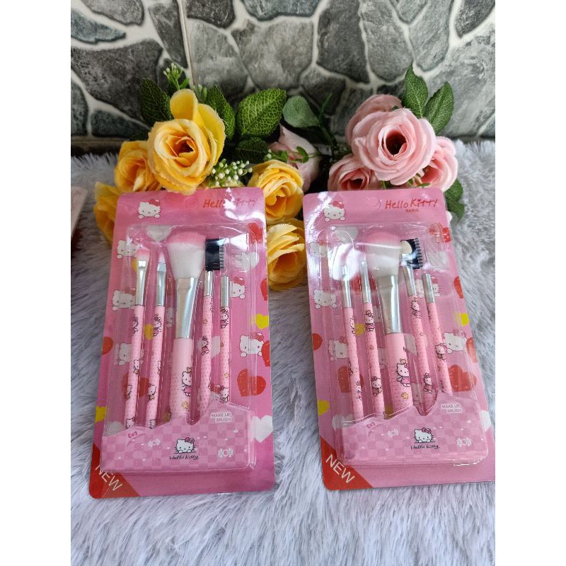 

KUASHELLO KITTY BUNGKUS MIKA