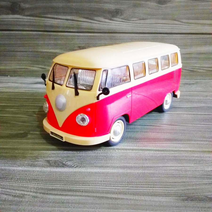 RC Volkswagen Bus T1 (skala 1/16) - Customable
