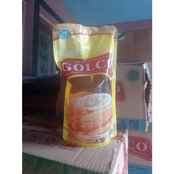 

minyak golco 900ml bonus mama lime charcoal kemasan 4000