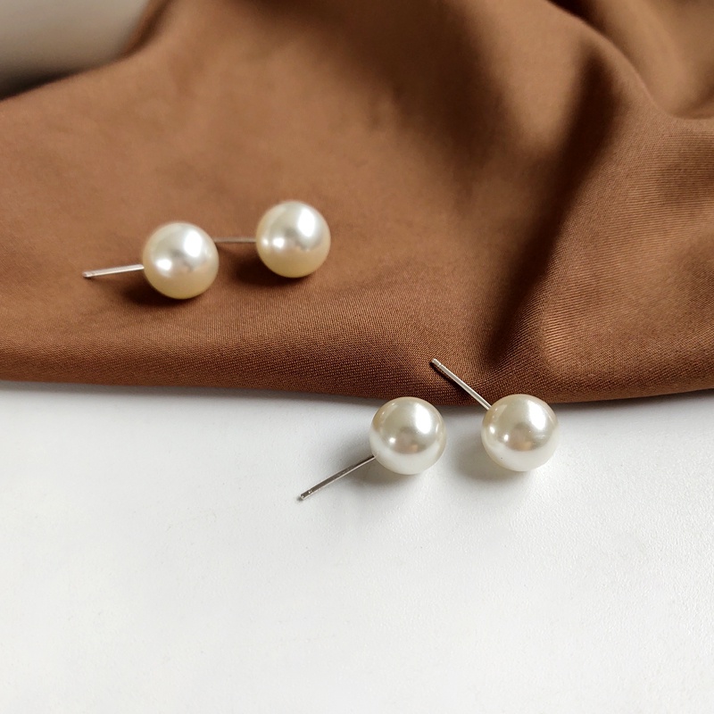 Anting Tusuk Mutiara Simple Untuk Wanita