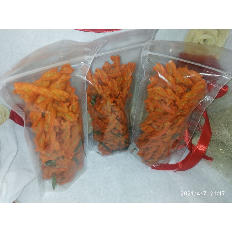 

Makroni Spiral Murah Renyah Enak Isi Banyak Dapat 10 Bungkus