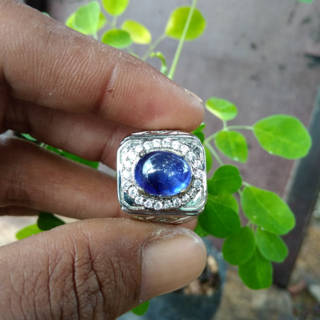 Natural blue sapphire Afrika