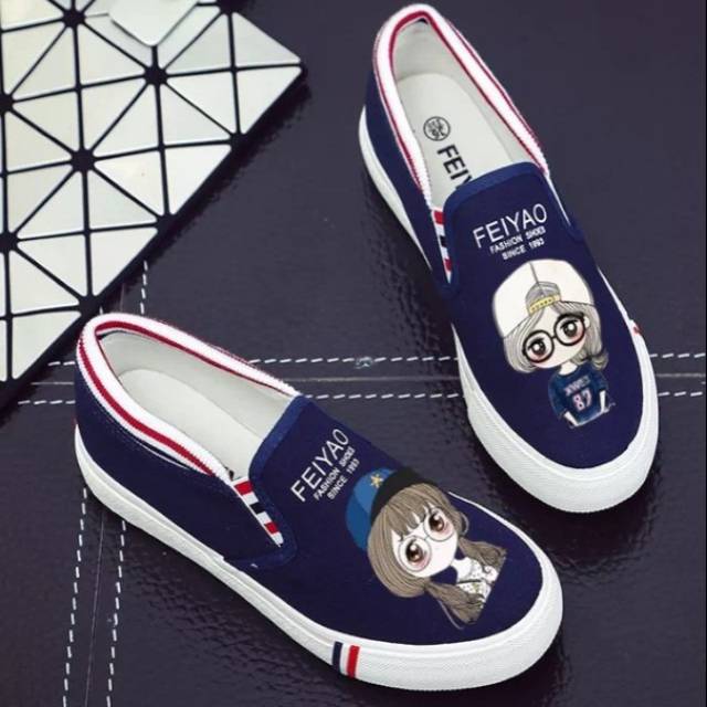 SEPATU WANITA SLIP ON PRINTING GLADISKA BEST SELLER PROMO MURAH - HITAM PUTIH DAN BIRU DONGKER