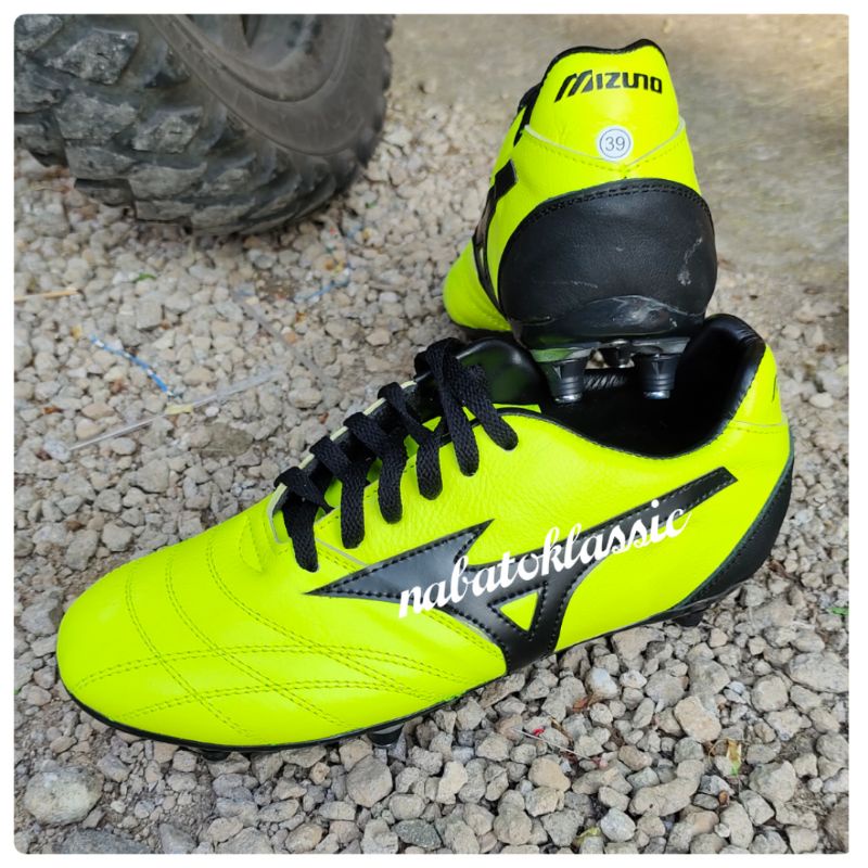 sepatu bola Mizuno kulit asli pull 6 besi,nan elegan