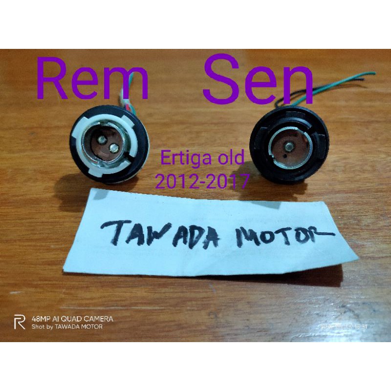 SOKET FITTING LAMPU REM DAN SEN BELAKANG SUZUKI ERTIGA OLD 2012-2017