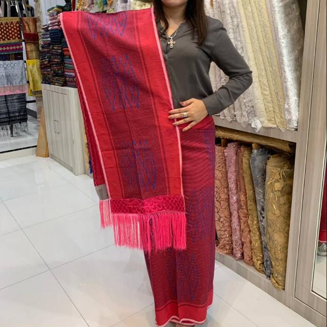 Sarung Tenun Tangan SibolangRasta