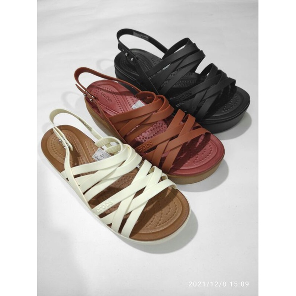 SANDAL CROCS BROOKLYN STRAPPY LOW WEDGES WOMEN