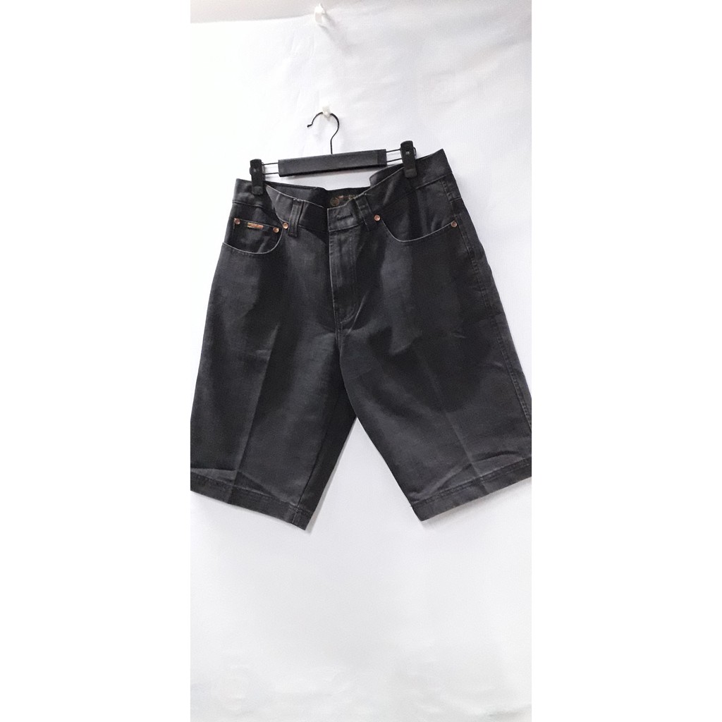 CELANA PENDEK CAESAR