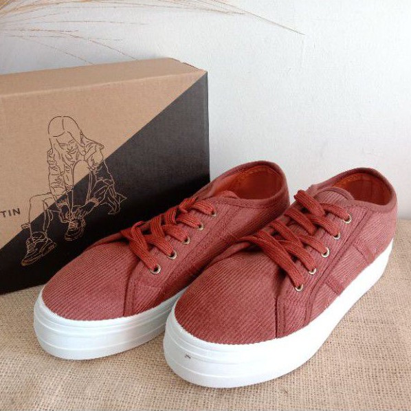 SEPATU WANITA SOPHIE MARTIN PARIS NOVILDA