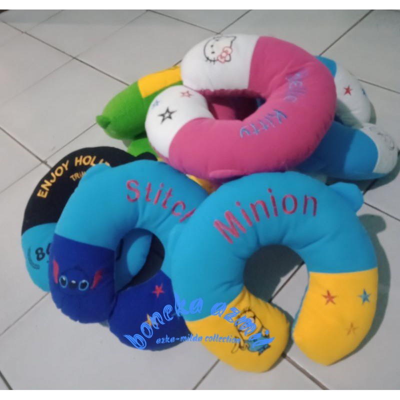 Bantal leher travel karakter motif/bordir boneka