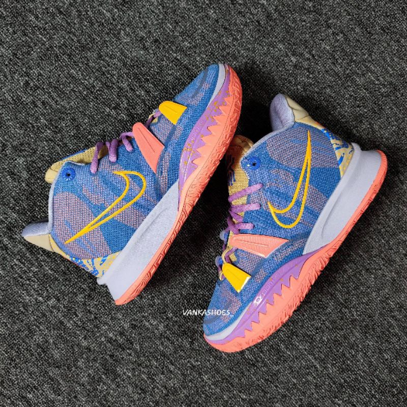 SEPATU BASKET WANITA NIKE KYRIE 7 EXPRESSIONS