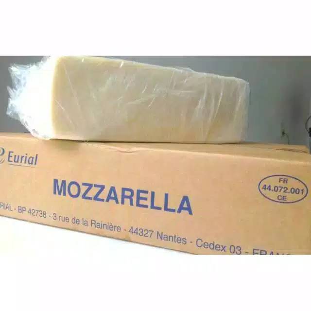 Keju mozarella Eurial Repack 500gr