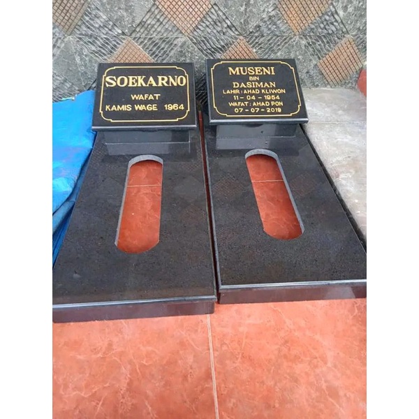 kijing kuburan / batu nisan granit hitam ( nota )