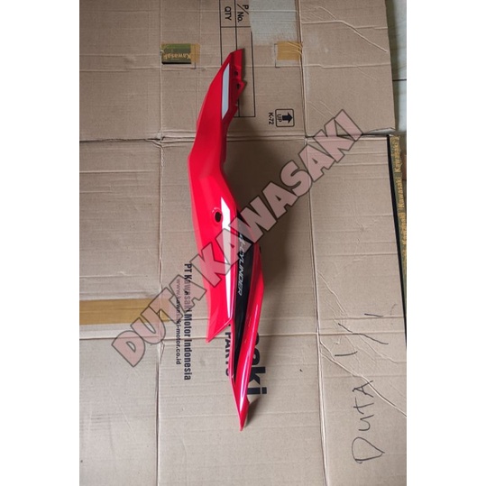 BODY BELAKANG COVER BODY BELAKANG KIRI ZX25R ZX-25R MERAH ORIGINAL