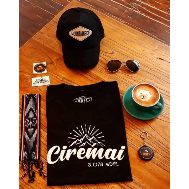 Kaos pendaki GUNUNG ciremai PETUALANG TRAVELER DISTRO