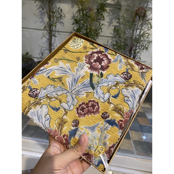 royale yellow buttonscarves