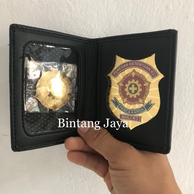 

Dompet Name Tag Id Card Dompet KTA Lencana K3 Ahli Keselamatan sepaket PREMIUM