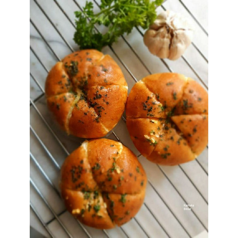 

Korean garlic cheese bread isi 4