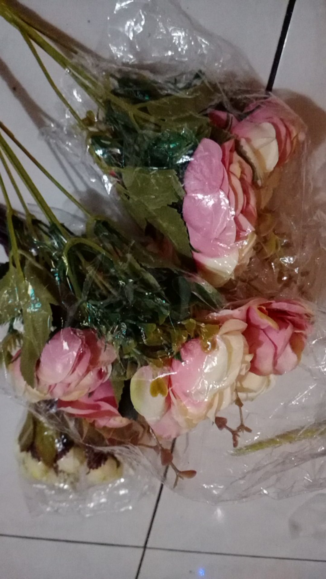 Mystyle Daun Rambat Juntai Bunga Plastik 90x9 Pcs Hias Artifisial Dekorasi Dinding Daun Rambat