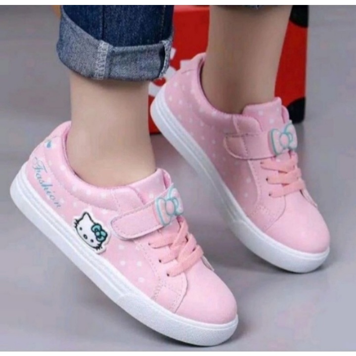 Sepatu Anak Perempuan Boots Hello Kitty Love Model Terbaru umur 2-5 tahun